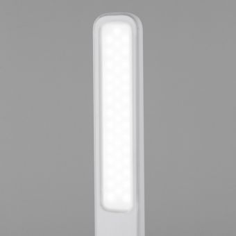 Настольный светодиодный светильник Pele белый TL80960